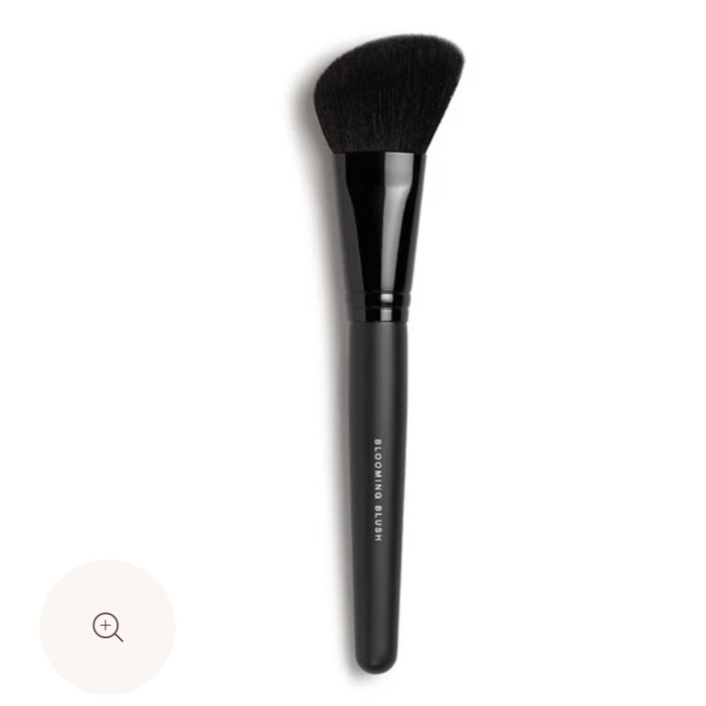 NEW Bare Minerals Blooming Blush Brush